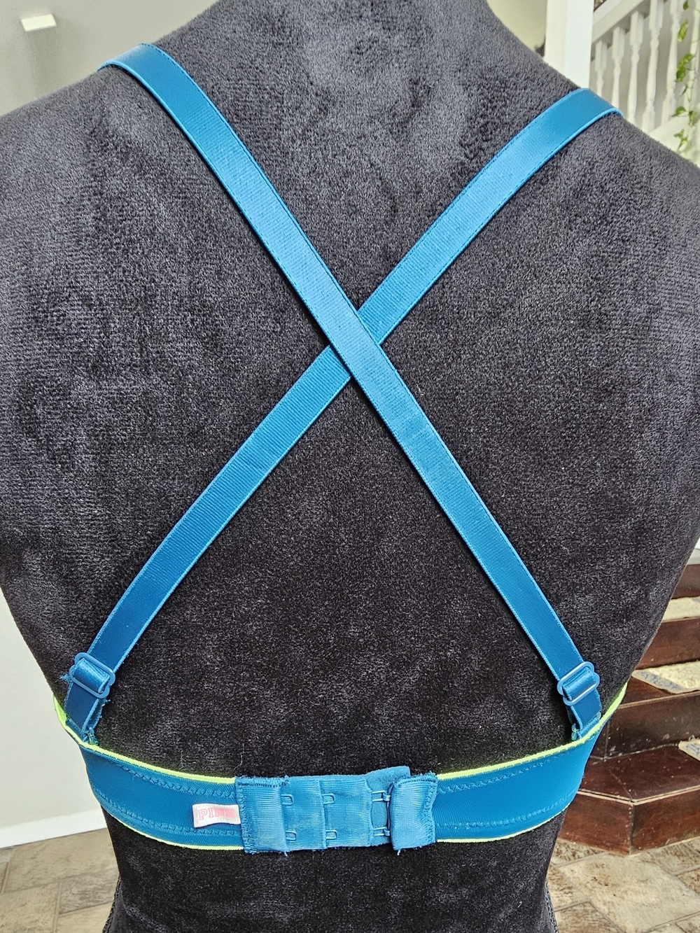 PINK Victoria's Secret Turquoise Bra with Blue Straps - Picture 5 of 8